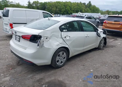 2018 Kia Forte Lx z USA, uszkodzony, nr VIN 3KPFK4A72JE275904